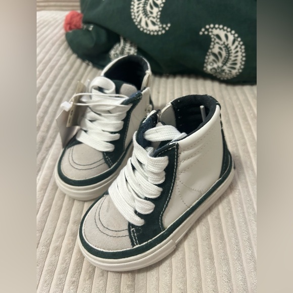 MNG BABY SHOES - Picture 1 of 5